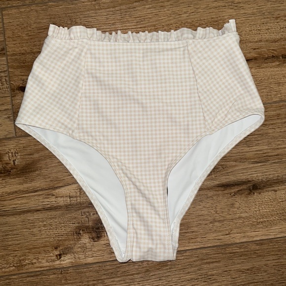 Charlie Holiday High waisted Bikini - Picture 2 of 3